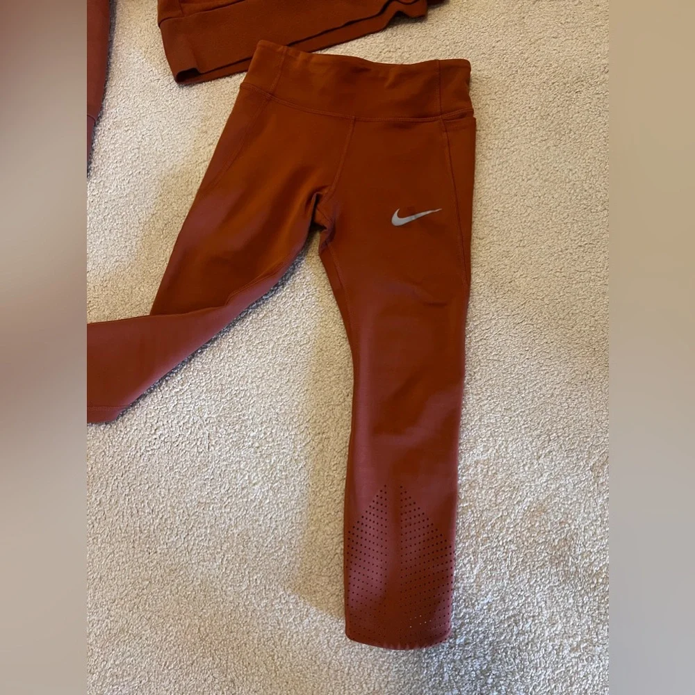 NIKE Dri Fit Lounge Workout Set - Picture 4 of 7
